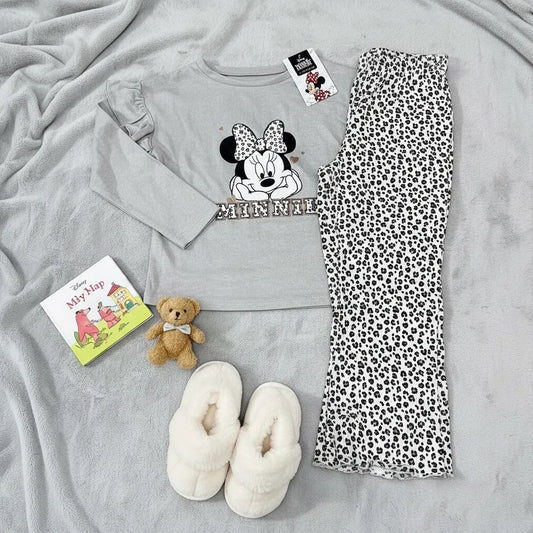 CONJUNTO TEJIDO MINNIE PARA NIÑAS